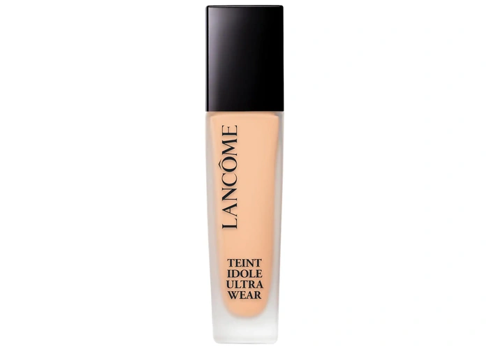 Lancôme Teint Idole Ultra Wear Foundation – Full coverage, breathable matte finish for oily skin